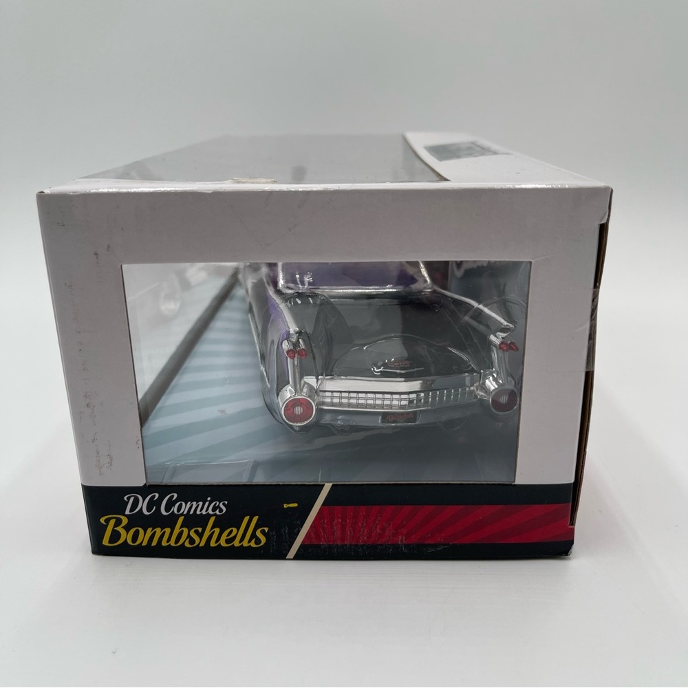 DC Comics Bombshells CATWOMAN & 1959 CADILLAC Coupe Deville Metals Die Cast NEW - Picture 8 of 12